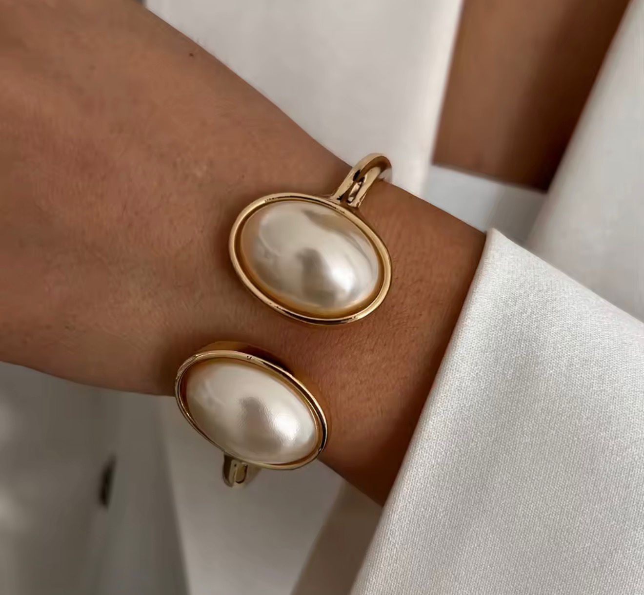 Pearl classy bracelet